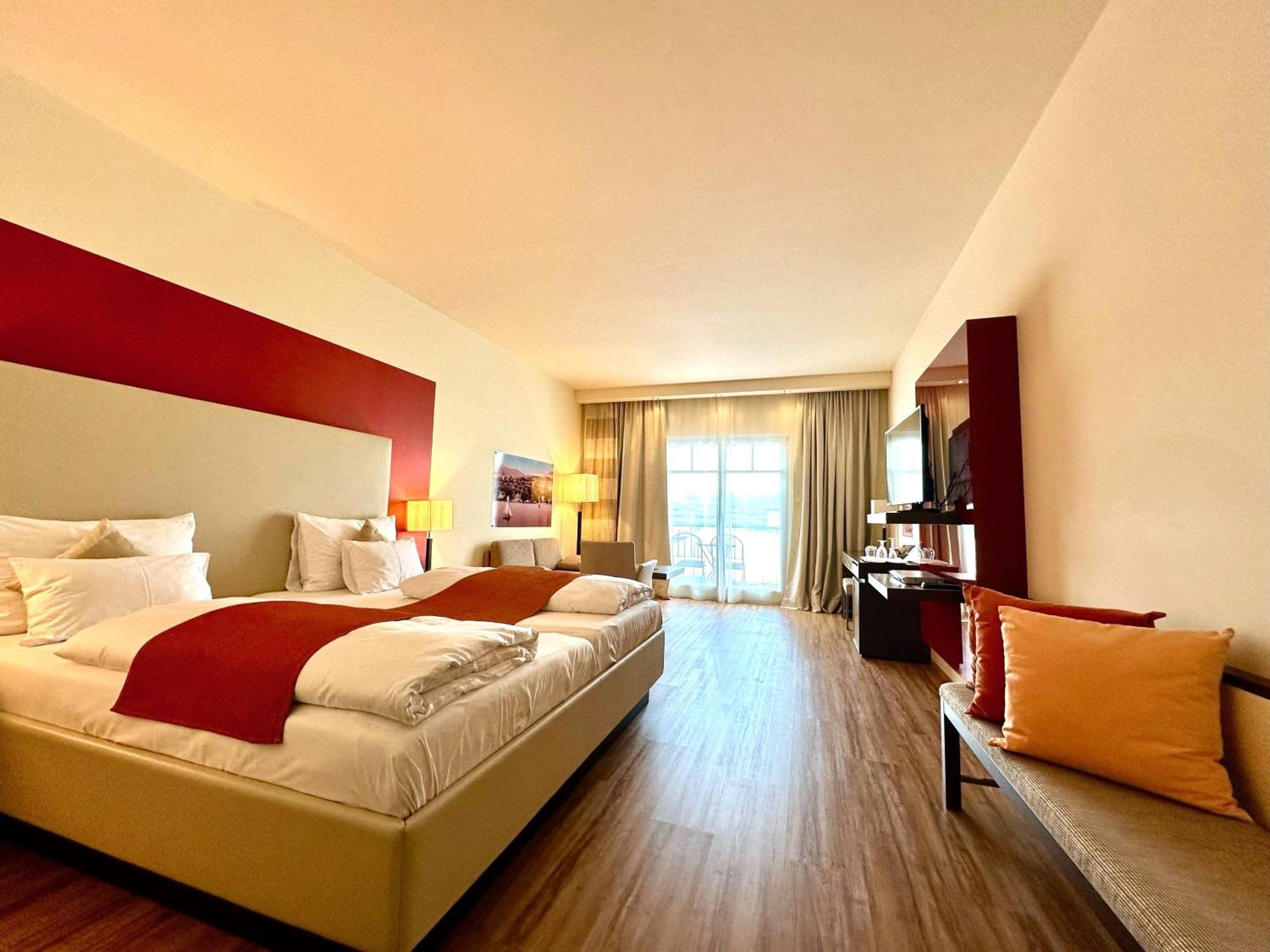 Casinohotel Velden Velden am Woerthersee Exterior photo